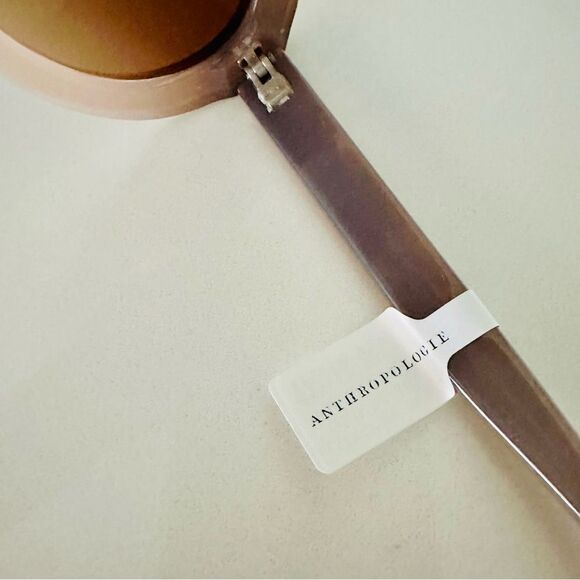 Anthropologie Ombré Eye King Sunglasses. - Picture 2 of 4